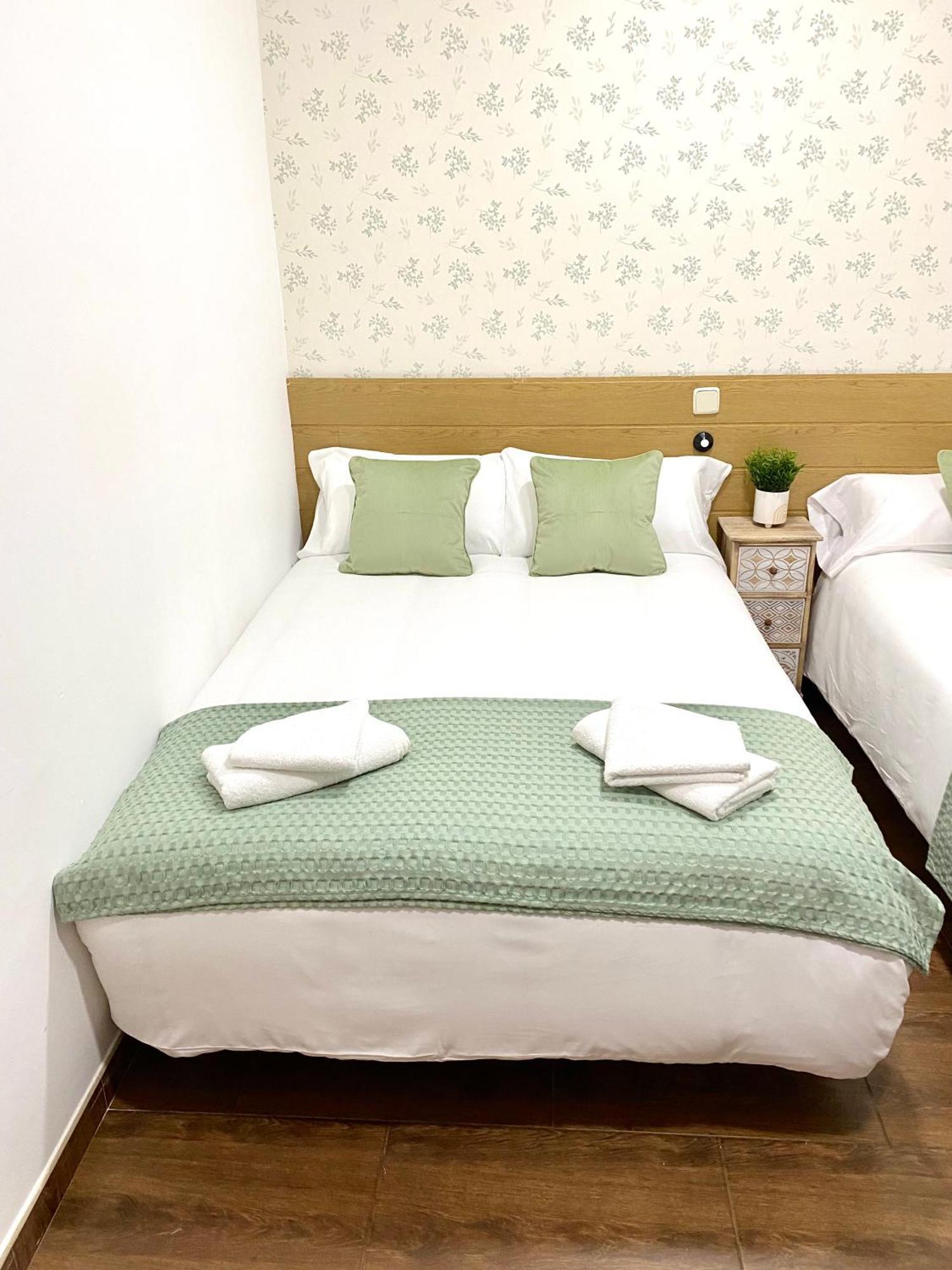 Apartamentos Fuencarral II Madrid Room photo