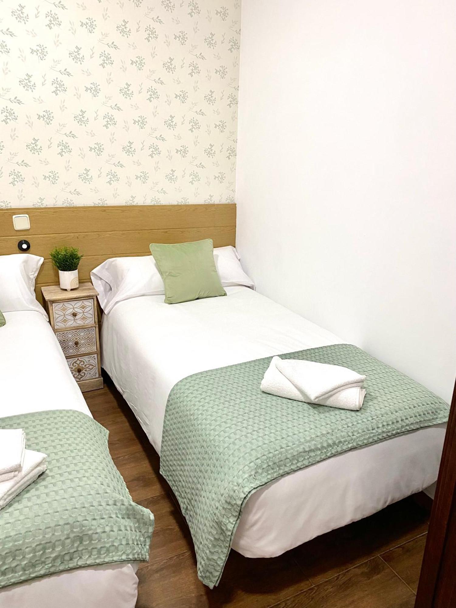 Apartamentos Fuencarral II Madrid Room photo